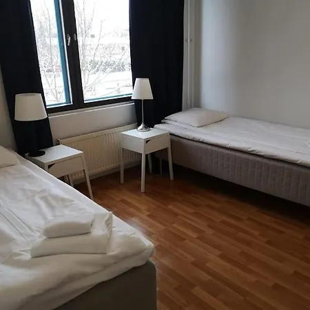 Kotimaailma - Kotoisa Saunallinen Kolmio Tikkurilan Palveluiden Aeaerellae Appartamento Vantaa