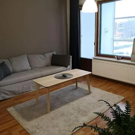 Apartment Kotimaailma - Kotoisa Saunallinen Kolmio Tikkurilan Palveluiden Aeaerellae Vantaa